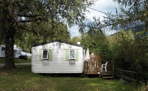 Mobile home renting 2 people